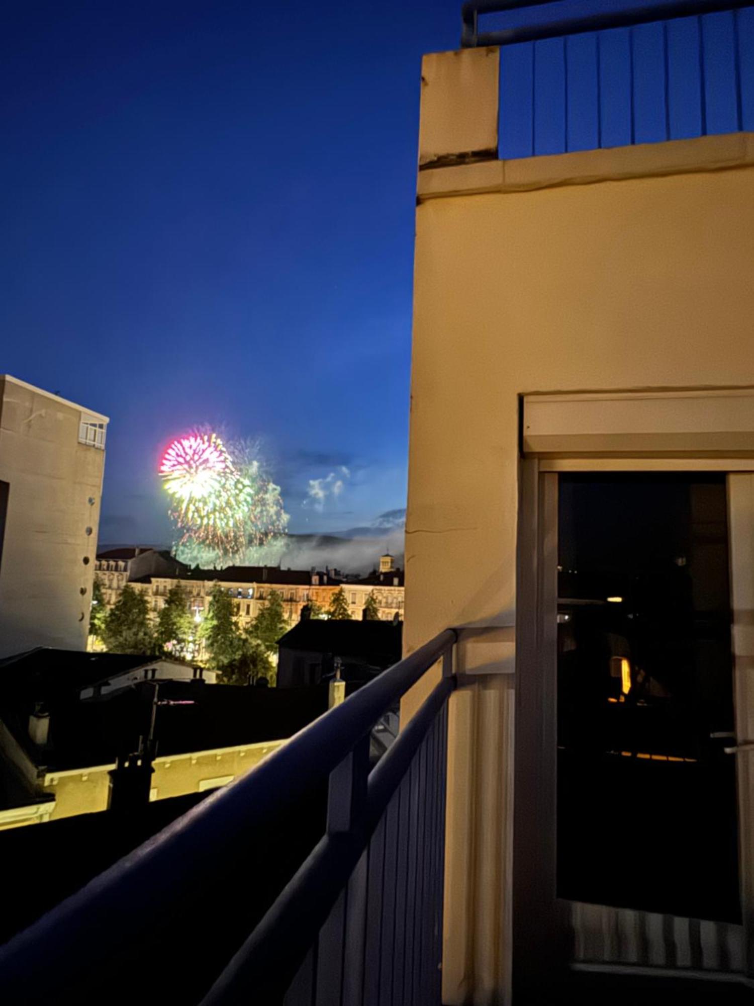 Appartement Terrasse Au Coeur De Valence 54 Eksteriør billede