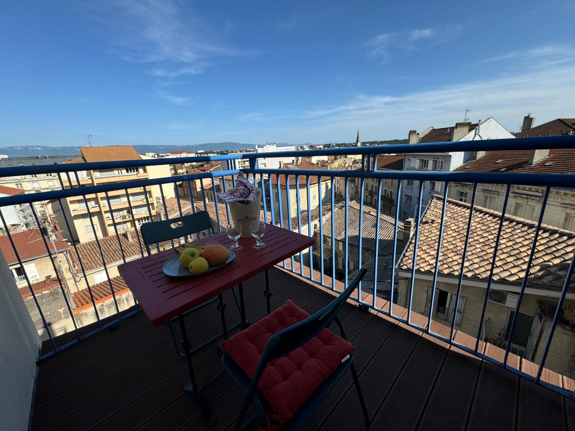Appartement Terrasse Au Coeur De Valence 54 Eksteriør billede